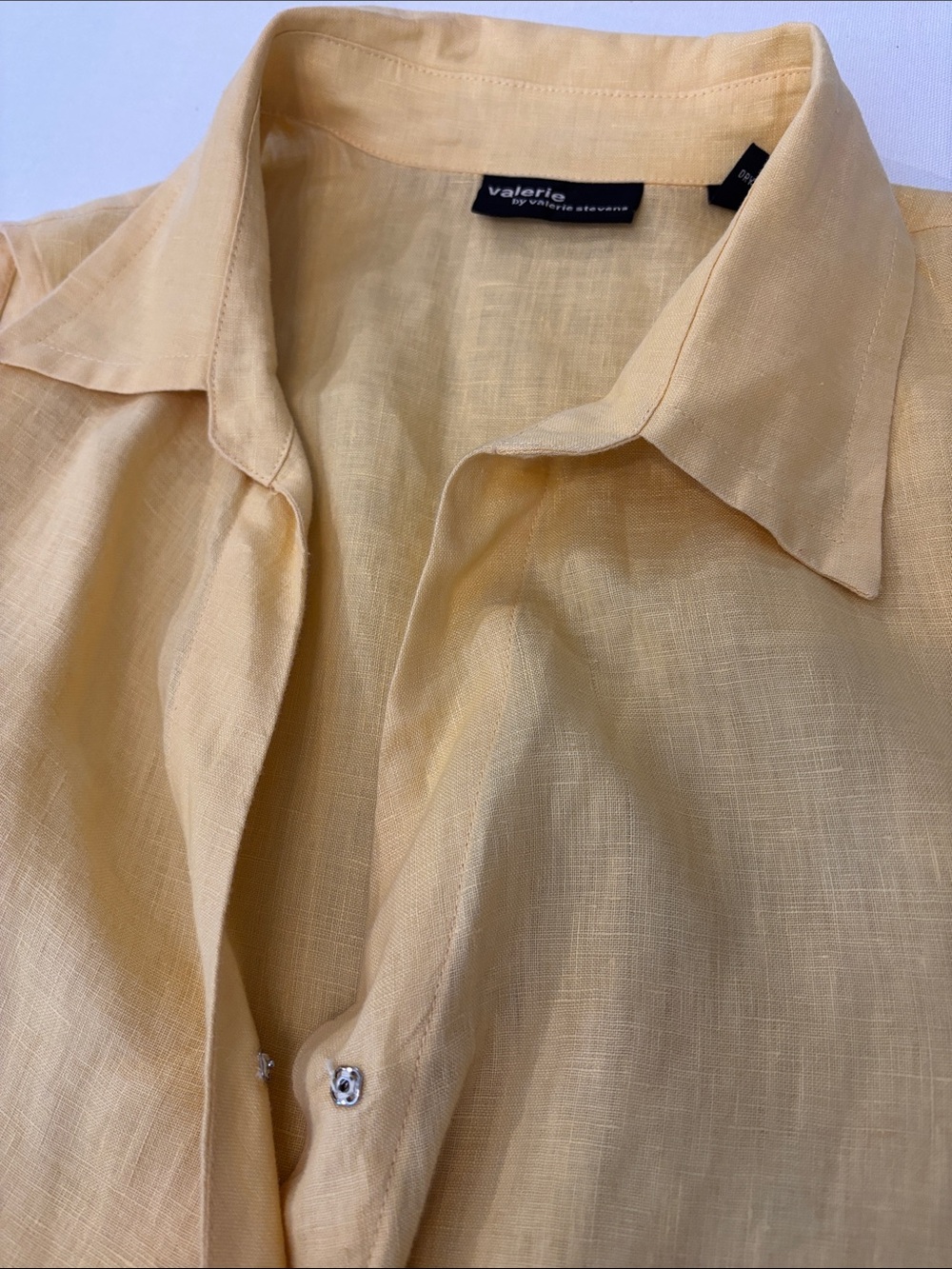 Women’s Yellow Sleeveless Collared Wrap Tie Linen Blouse by Valerie Stevens. L - Picture 4 of 8